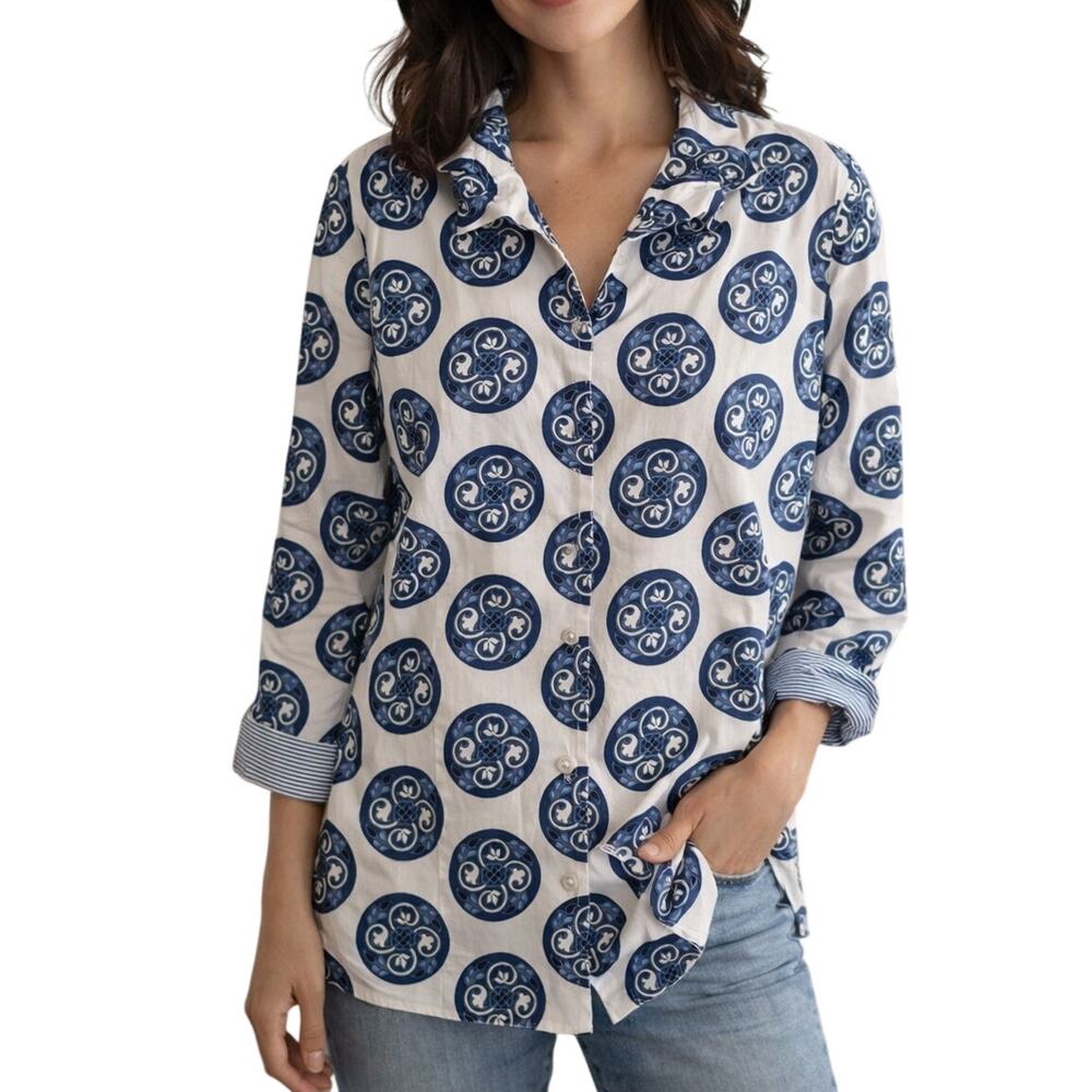 Patty Kim Medallion Button Top Womens Small White Blue Cotton Flip Cuffs Shirt
